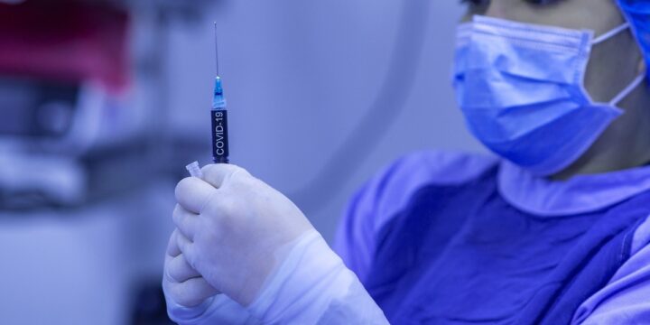 В Україні планують вакцинувати від коронавируса 50% населення